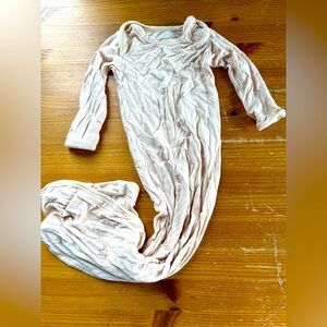 BozenTek Newborn Knotted Gown in Peach NB